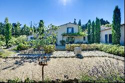 Maussane les Alpilles, 5 bedroom villa, swimming pool and 4 hectares of land