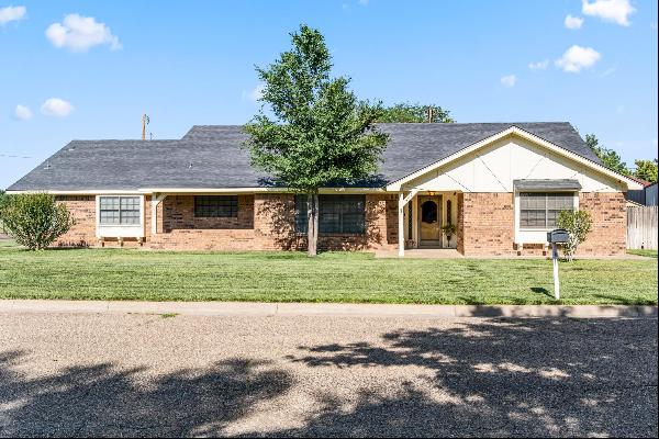 404 Pear Avenue, Dumas TX 79029