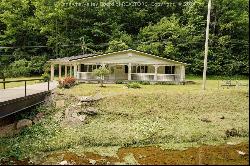 2569 Straight Fork Road, Alkol WV 25501