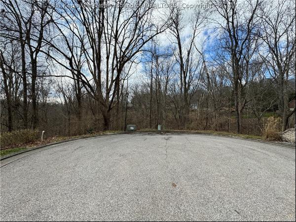 Cyrus Point Road, Charleston WV 25314