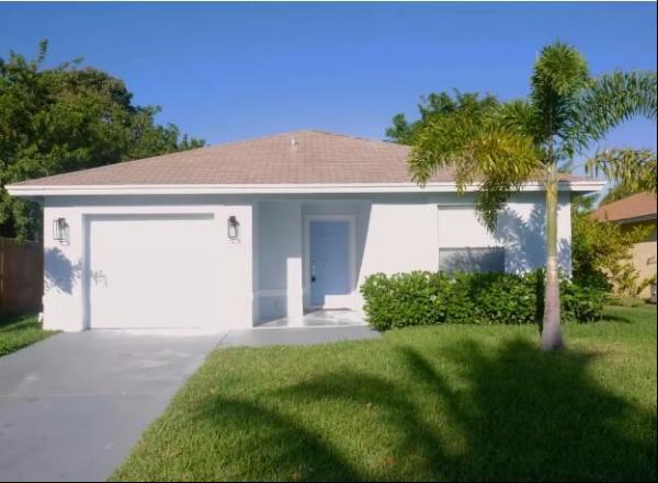 440 SW 7th Avenue SW, Delray Beach FL 33444