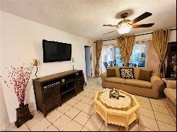 7719 Jewel Ln Unit 103, Naples FL 34109