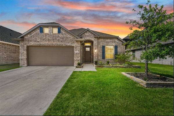 1303 Sundance Lane, Justin TX 76247