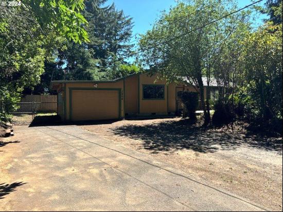 5494 Levage Dr, Florence OR 97439