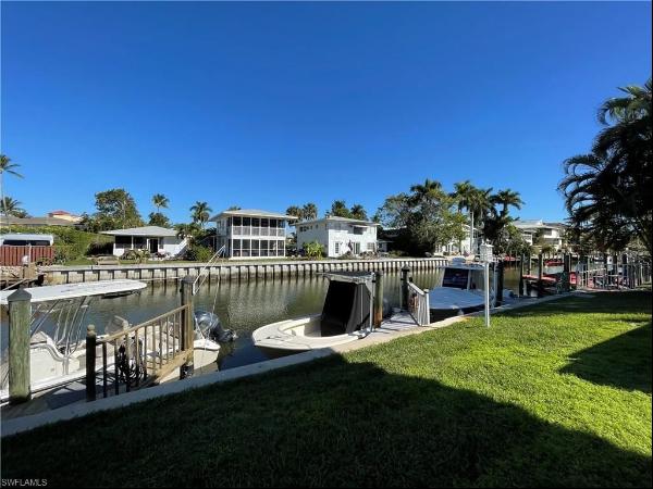 1417 Chesapeake AVE #101, Naples FL 34102