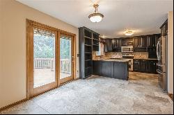 9314 Oakwood Drive, Urbandale IA 50322