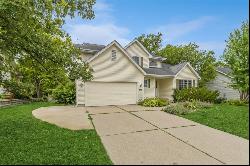 9314 Oakwood Drive, Urbandale IA 50322