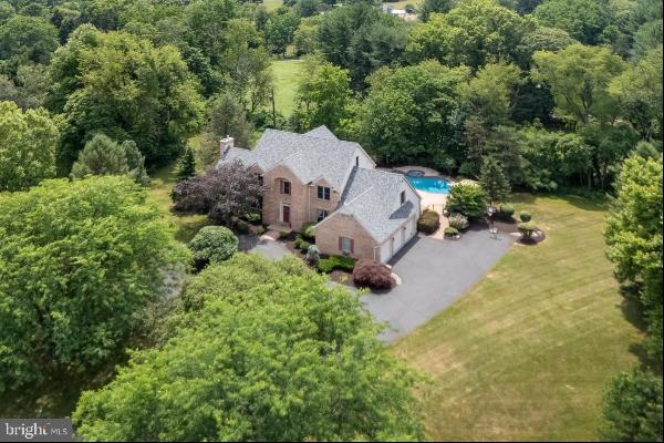 1487 Saucon Meadow Court, Bethlehem PA 18015