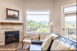 Deer Valley Views, 12' Ceilings, Luxury Resort, Ski Shuttle, Family Friendly