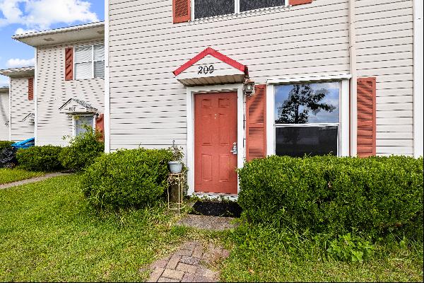 End-Unit Townhome Minutes From Air Force Base