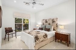 Exquisite Luxury Living at Peregian Springs Premier Address