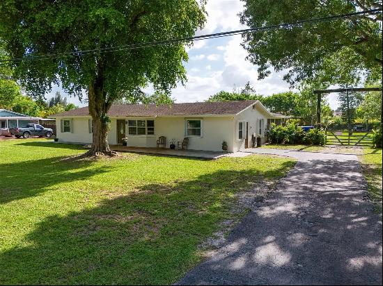 4901 SW 188th Ave., Southwest Ranches, FL, 33332, USA