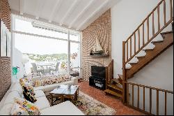 Exclusive duplex with superb sea views, for sale