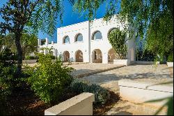 Splendid renovated Masseria between Ostuni and the sea