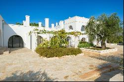 Splendid renovated Masseria between Ostuni and the sea