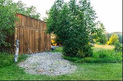 Adorable Log Cabin with Spring Creek & Pond in the Woodland Valley