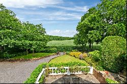 Bottom Lane, Seer Green, Beaconsfield, Buckinghamshire, HP9 2UH