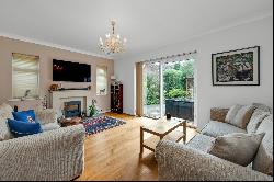 Heathside, Esher, Surrey, KT10 9TB