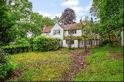 Sandrock Hill Road, Wrecclesham, Farnham, Surrey, GU10 4SX