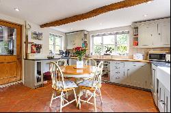 Vicarage Lane, Lodsworth, Petworth, West Sussex, GU28 9DF