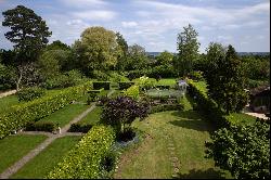 Holyrood House, Church End, South Leigh, Witney, OX29 6US