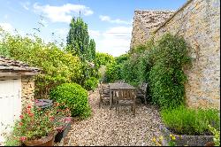 Lower Slaughter, Cheltenham, Cotswold, GL54 2HS