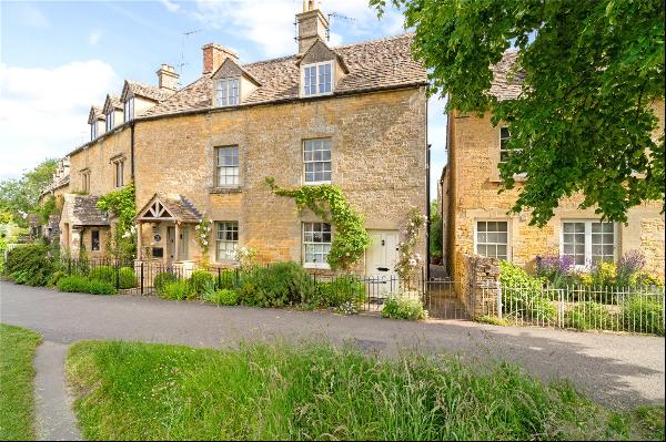 Lower Slaughter, Cheltenham, Cotswold, GL54 2HS