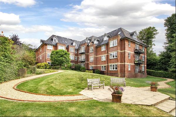 Trinity Close, Tunbridge Wells, Kent, TN2 3QL