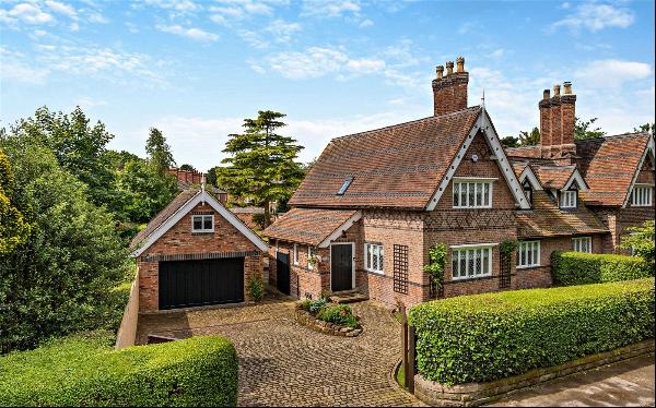 Altrincham Road, Styal, Wilmslow, Cheshire, SK9 4JE