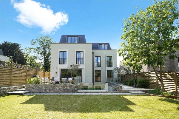 Lincoln Avenue, Wimbledon, London, SW19 5JT