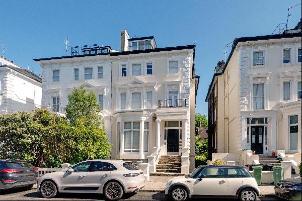 A 2 bedroom flat for sale on Belsize Park Gardens, NW3.