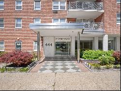 444 Bedford Street #APT 6R, Stamford CT 06901