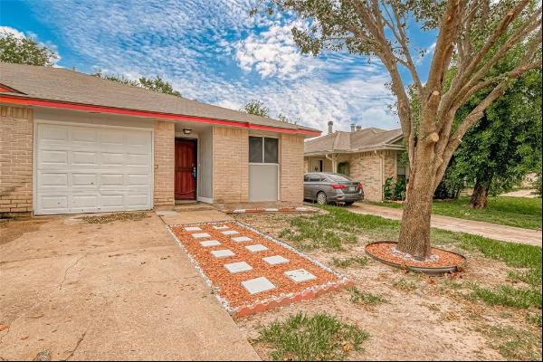 11006 Crenchrus Court, Houston TX 77086