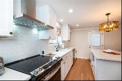 259 Gibbs Avenue Unit 6, Newport RI 02840