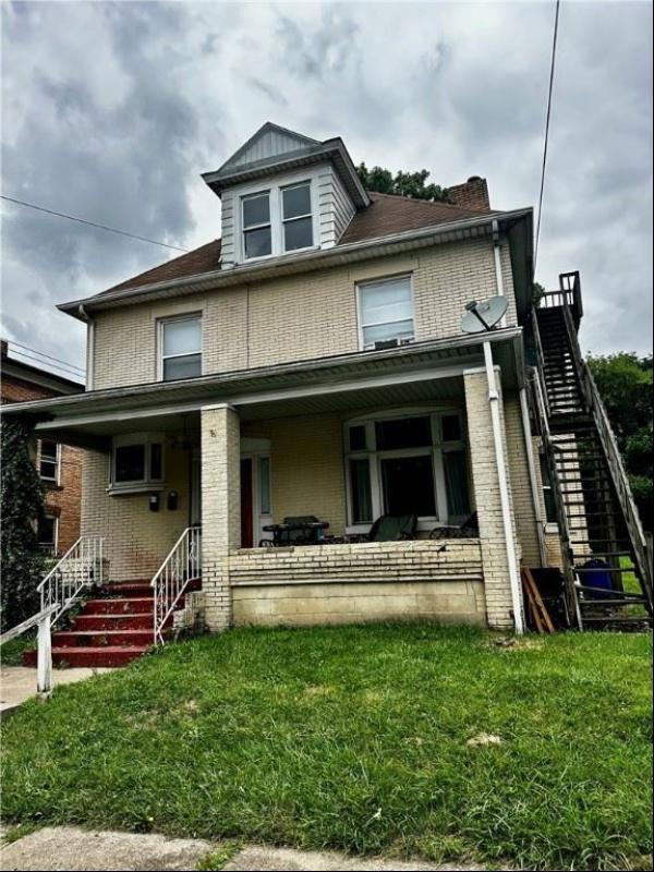 309 Phillips St Unit 3, New Castle/4th PA 16101