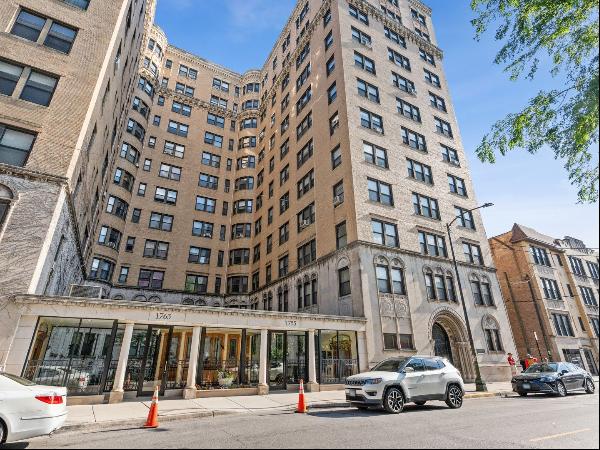 1755 E 55th Street #407, Chicago IL 60615