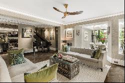 Exquisitely designed apartment with its own private entrance in Belgravia