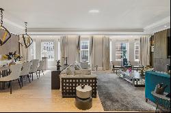 Immaculately refurbished five bedroom apartment in Mayfair