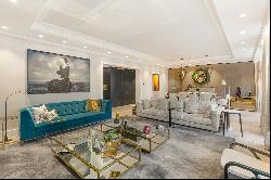 Immaculately refurbished five bedroom apartment in Mayfair