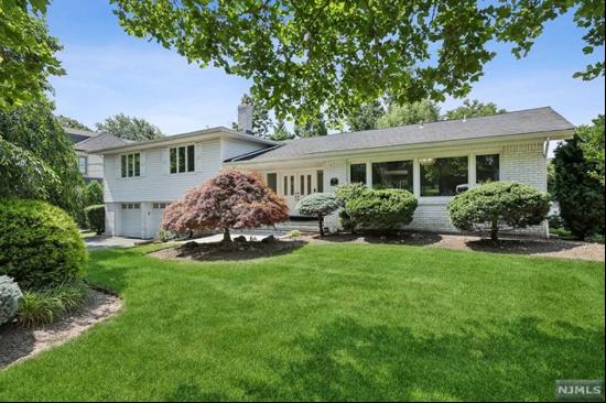 17 Priscilla Lane, Englewood Cliffs, NJ, 07632, USA