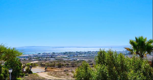 opulent Modern five Bed Home with Expansive Lagoon Views