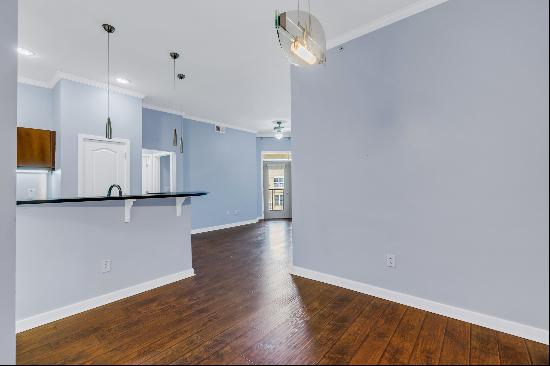 Rare Top Floor Condo In Atlanta!