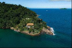 Beautiful private island in Paraty with 656,168 sq. ft., 09 suites, private pier