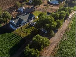 Charming Lifestyle Farm with Newly Renovated Graaff-Reinet Farmhouse