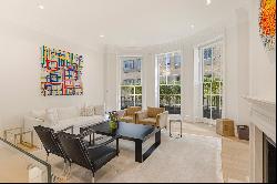 Bright and spacious duplex apartment in Mayfair.