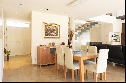 Contemporary housing, open spaces 20 minutes from Sitges.