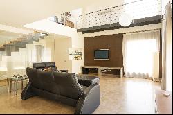 Contemporary housing, open spaces 20 minutes from Sitges.