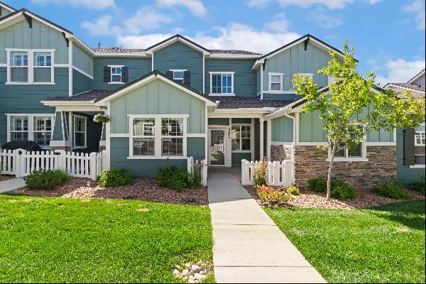 Beautiful townhome located in Wolf Ranch!