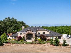 Resort-Like Sanctuary in the Heart of Sacramento Valley