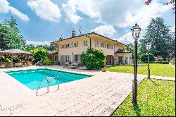 Stunning villa with pool near Milan